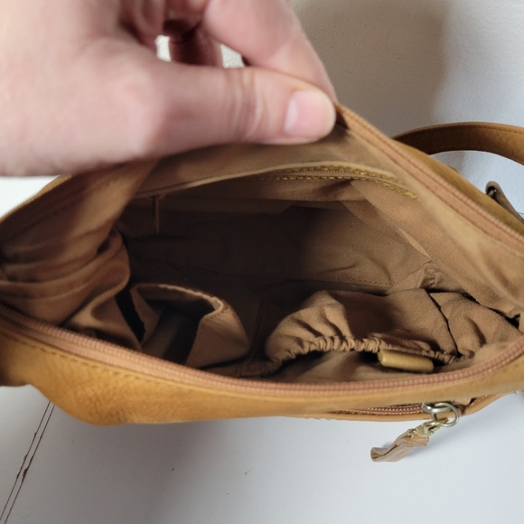 Small Stone Mountain Leather Shoulder bag Multiple zippered pockets - Picture 8 of 14